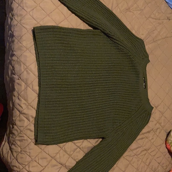 Women’s Top Sweater - Picture 2 of 3